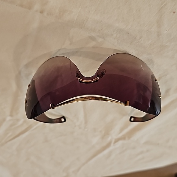 DIOR Vintage Sunglasses with case and cloth case and a cleaning cloth  also box - Picture 8 of 10